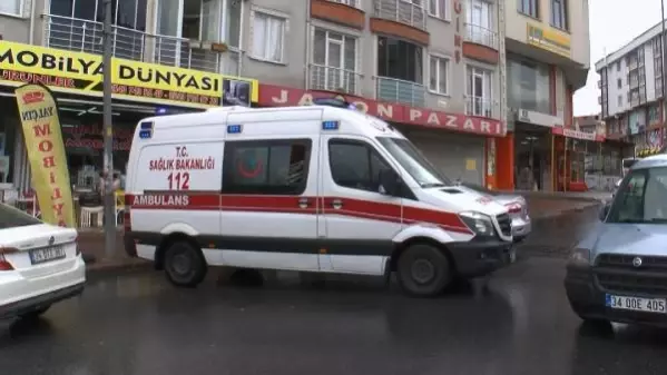 Tuvalet deliğine ayağını sıkıştıran çocuğu itfaiye ekipleri kurtardı Tuvalet deliğine ayağını sıkıştıran çocuğu itfaiye ekipleri kurtardı