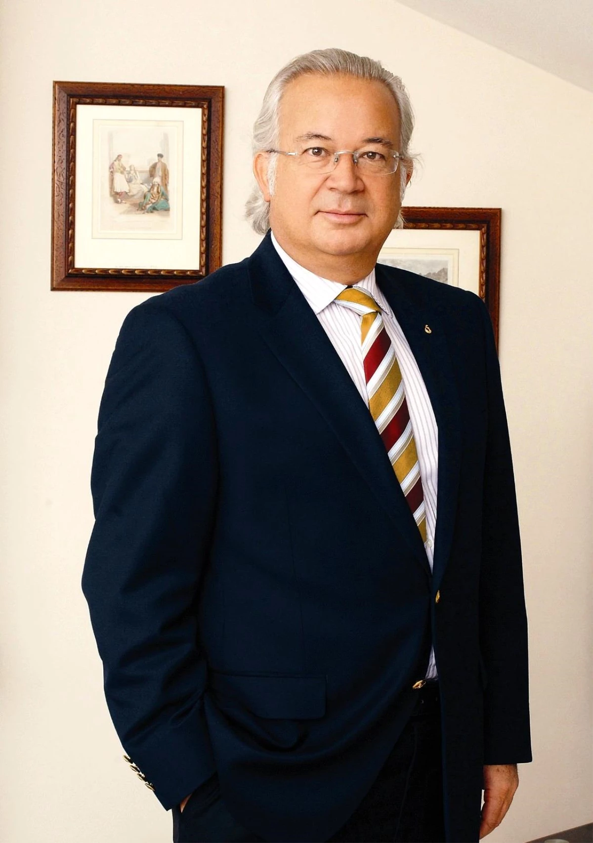 Galatasaray\'da Eşref Hamamcıoğlu başkan adaylığını açıkladı