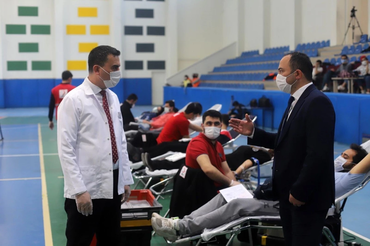 Gençlik Spor\'un kan bağışından sonra 110 ünite kan 330 kişiye hayat olacak