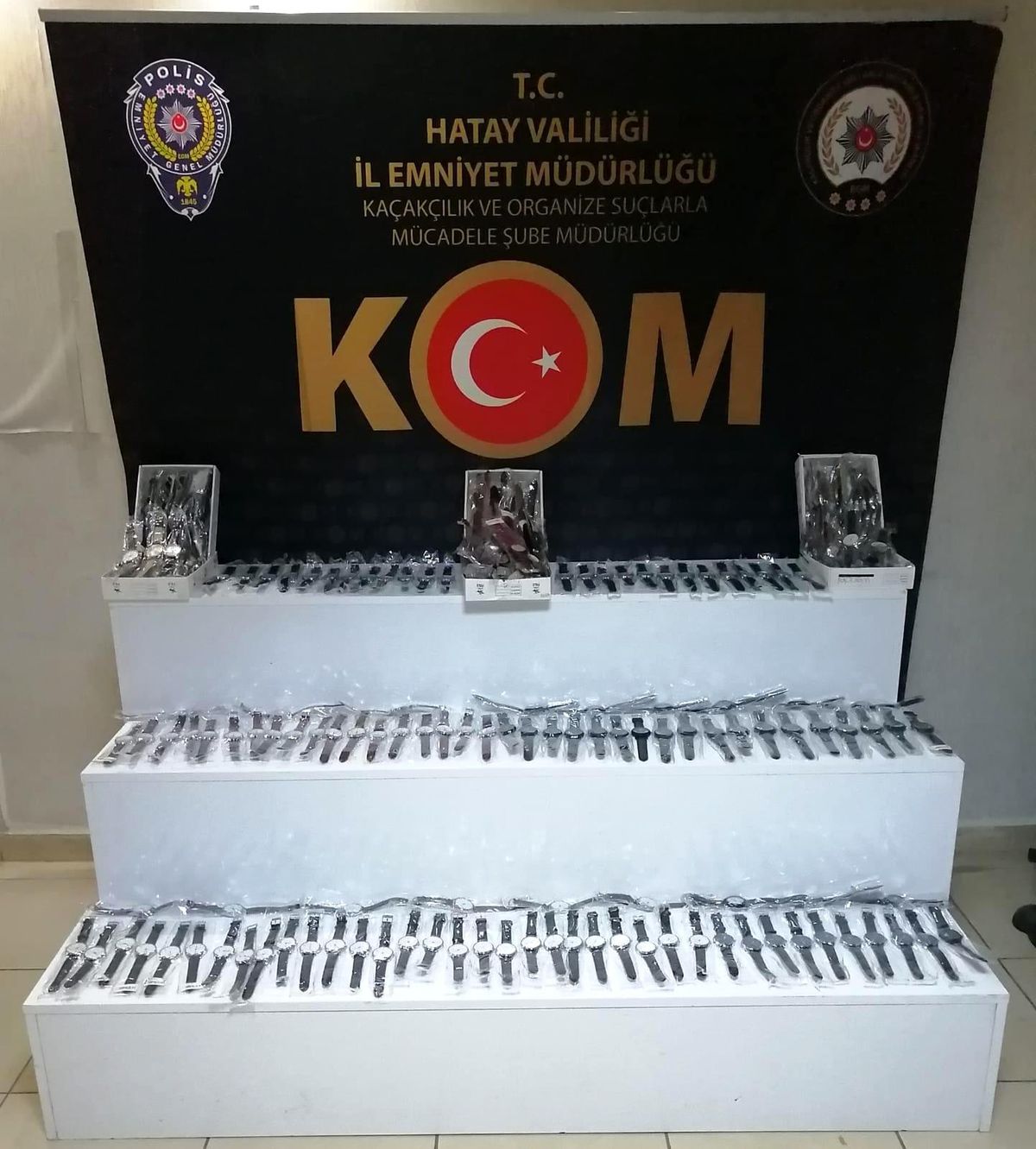 Hatay\'da 250 adet kaçak kol saati ele geçirildi
