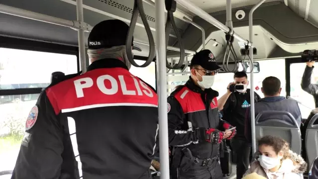 Hatay'da asayiş uygulaması... 285 personel, 34 ekip ile geniş çaplı asayiş uygulaması yapıldı Hatay'da asayiş uygulaması... 285 personel, 34 ekip ile geniş çaplı asayiş uygulaması yapıldı