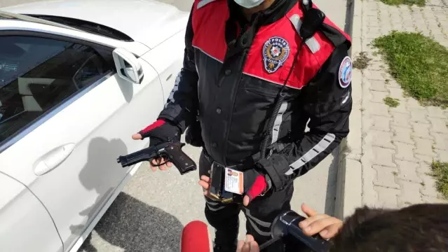 Hatay'da asayiş uygulaması... 285 personel, 34 ekip ile geniş çaplı asayiş uygulaması yapıldı Hatay'da asayiş uygulaması... 285 personel, 34 ekip ile geniş çaplı asayiş uygulaması yapıldı