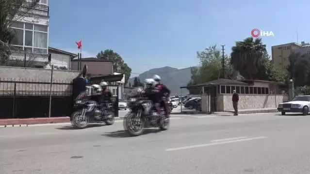 Hatay'da asayiş uygulaması... 285 personel, 34 ekip ile geniş çaplı asayiş uygulaması yapıldı Hatay'da asayiş uygulaması... 285 personel, 34 ekip ile geniş çaplı asayiş uygulaması yapıldı