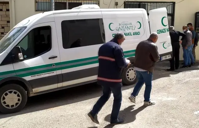 İnşaattan düşen işçi 10 günlük yaşam savaşını kaybetti