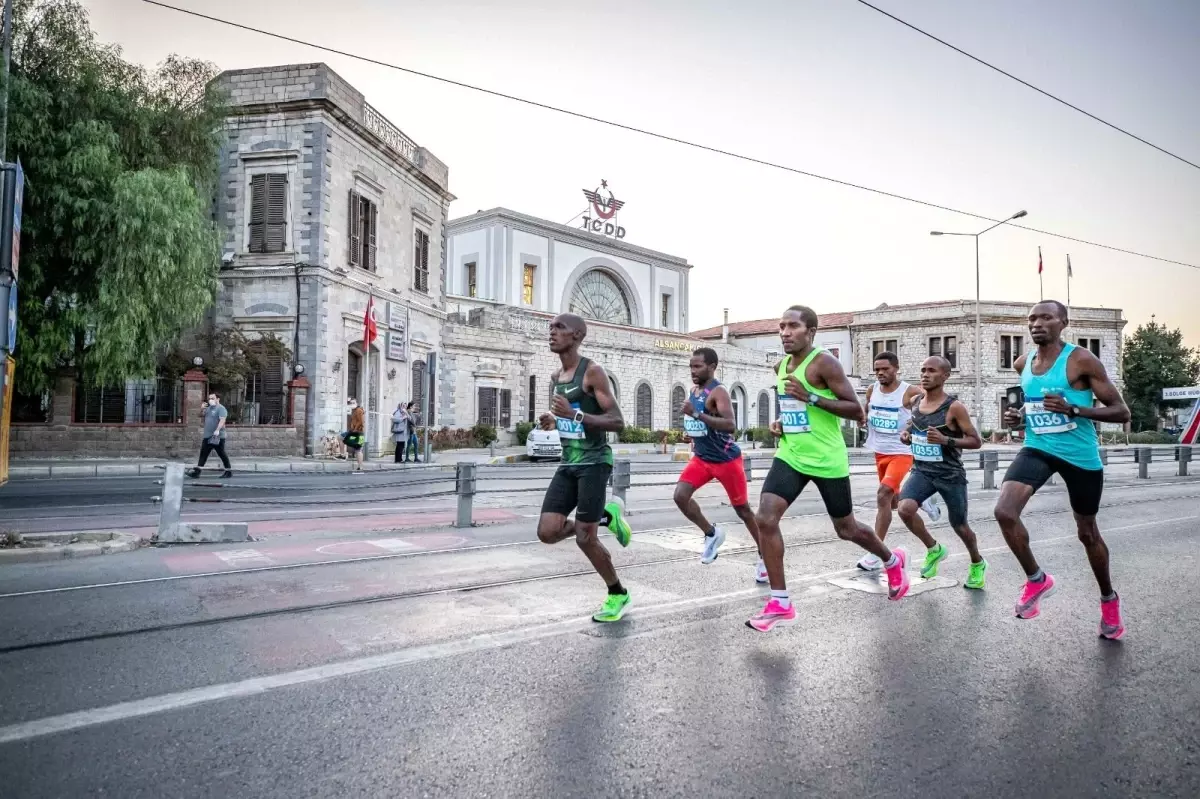 İzmir\'de ulaşıma maraton ayarı