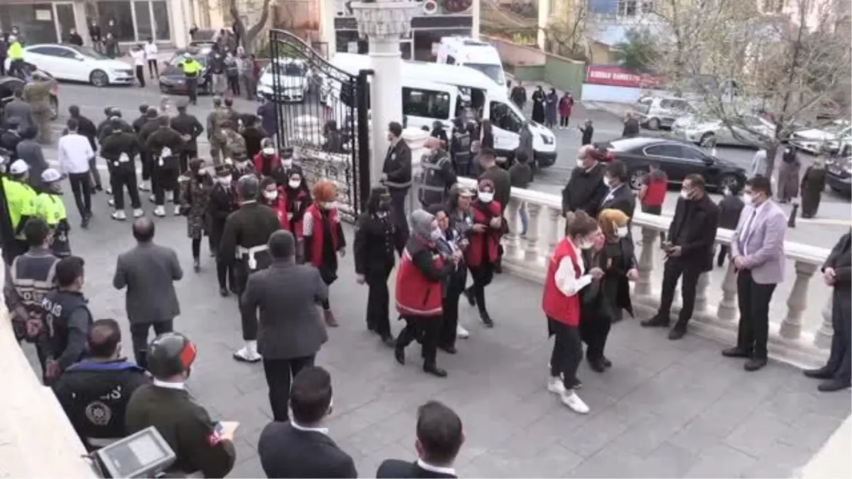 Son dakika haberleri! KAHRAMANMARAŞ - Şehit Piyade Uzman Onbaşı Ahmet Akdal\'ın naaşı son yolculuğuna uğurlandı