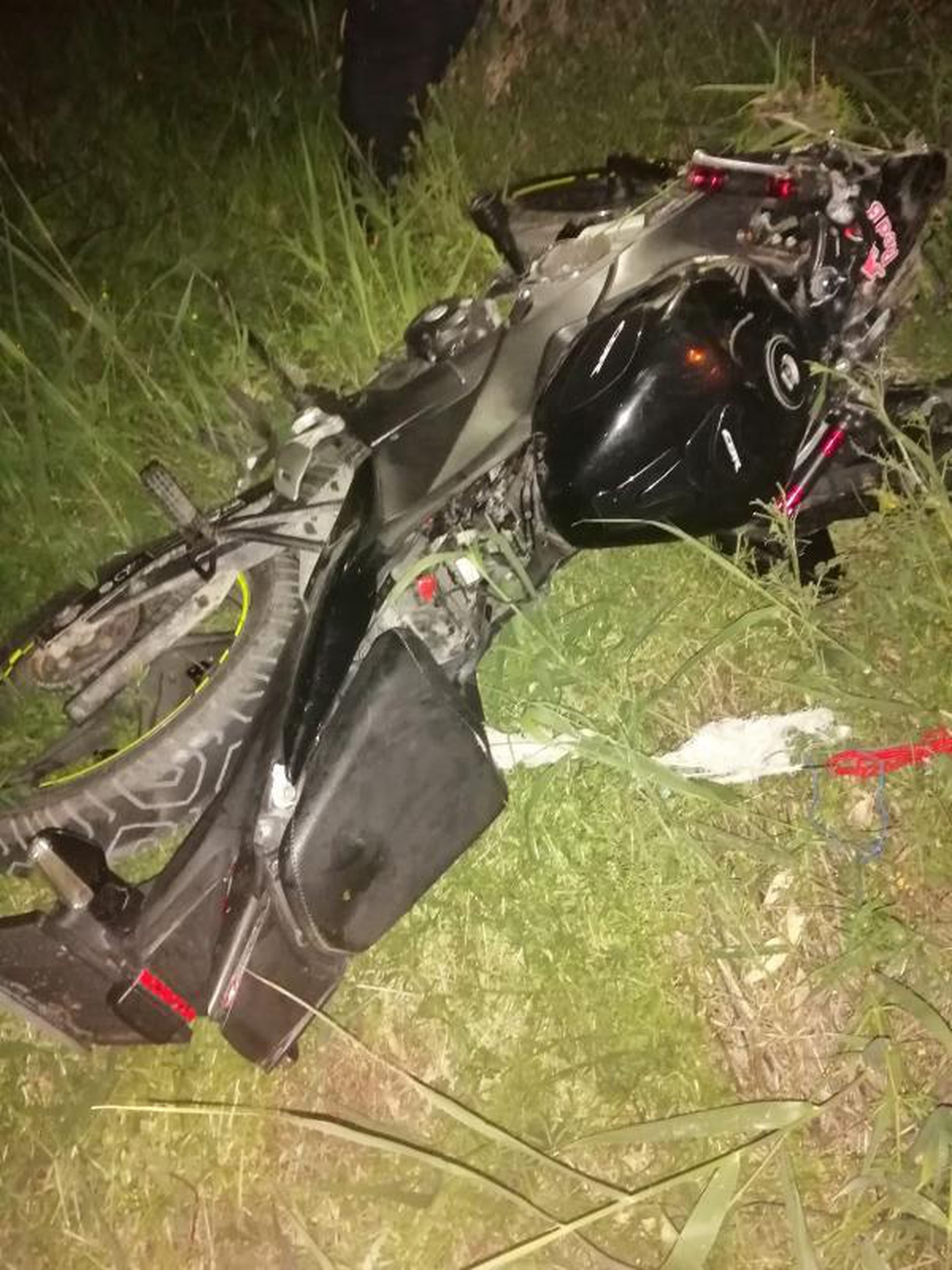 Son dakika: İzmir\'de kaldırıma çarpan motosikletin sürücüsü hayatını kaybetti