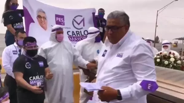 Meksika'da ilginç seçim kampanyası: Tabuttan çıkarak seçmenden oy istedi Meksika'da ilginç seçim kampanyası: Tabuttan çıkarak seçmenden oy istedi