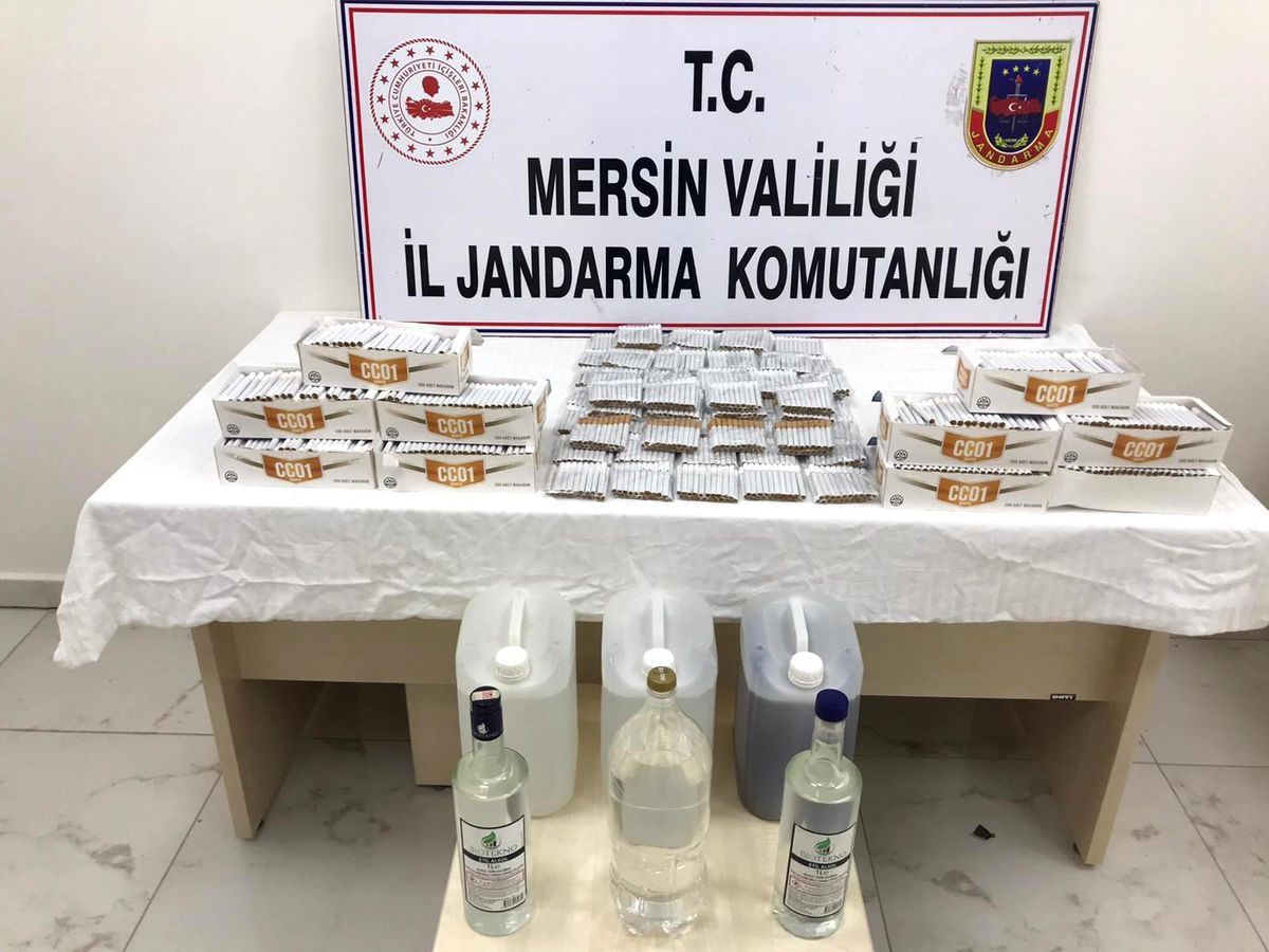 Son dakika haberleri! Mersin\'de sahte içki ve gümrük kaçağı makaron ele geçirildi