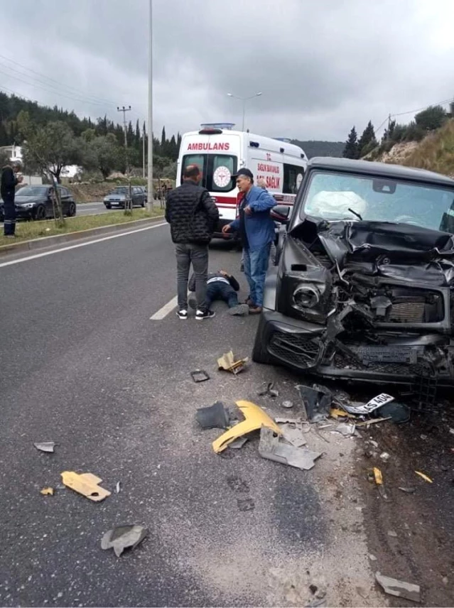 Milas'ta karşı şeride geçen otomobil dehşet saçtı: 3 yaralı