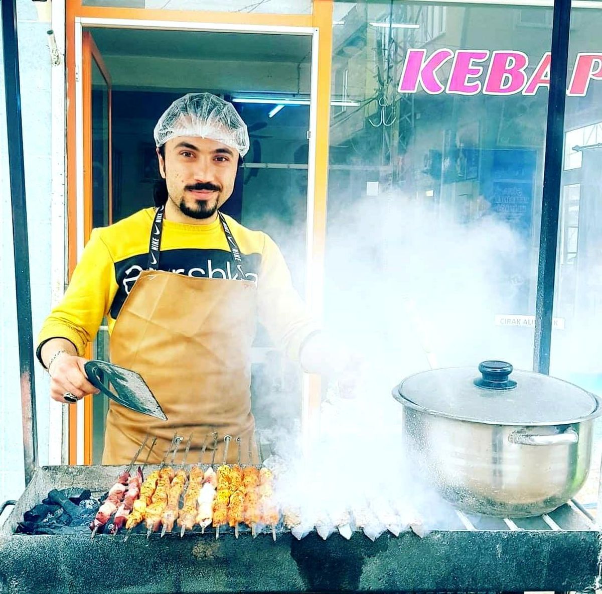 Oğlunu tabancayla vurarak öldürdü