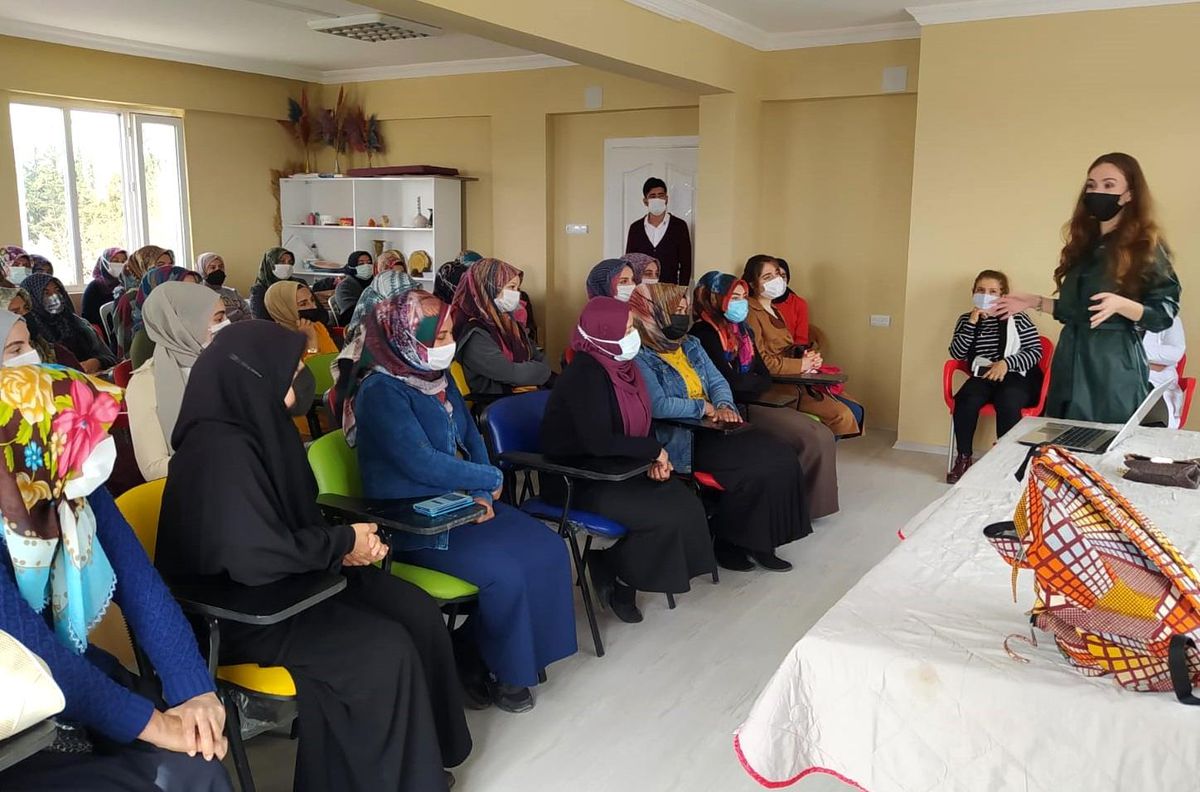 Samsatlı kadınlara sağlıklı beslenme eğitimi verildi