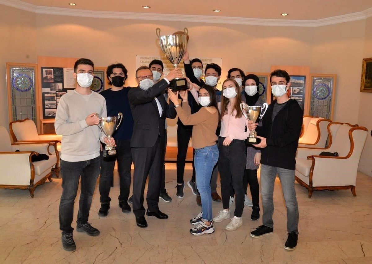 Shell Eco Marathon Avrupa 2021 Yarışması\'nda BUÜ öğrencilerine birincilik ödülü