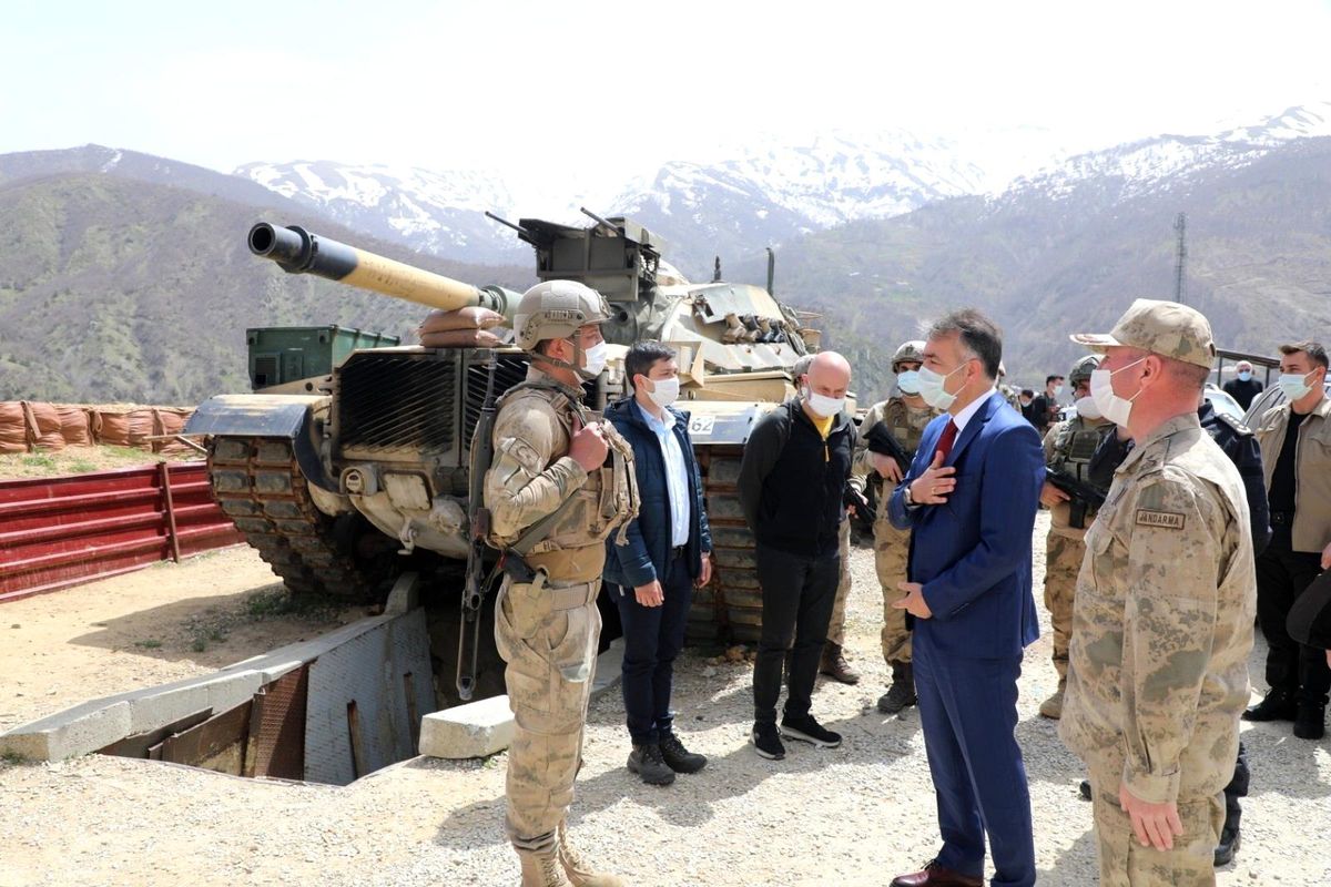 Vali Çağatay\'dan Orta Kapı Üs Bölgesine ziyaret