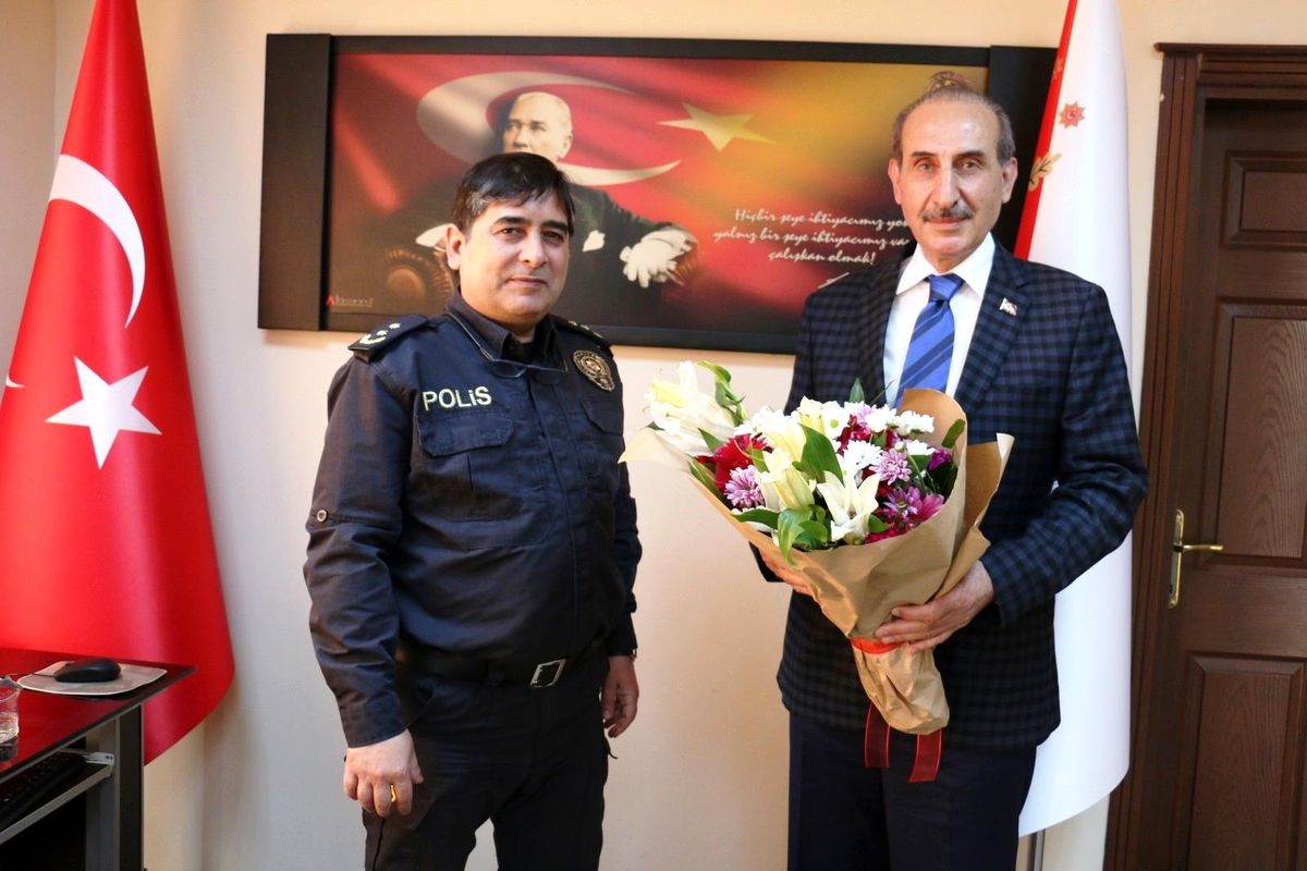 Son dakika haberleri... Yalçınkaya\'dan polislere anlamlı ziyaret