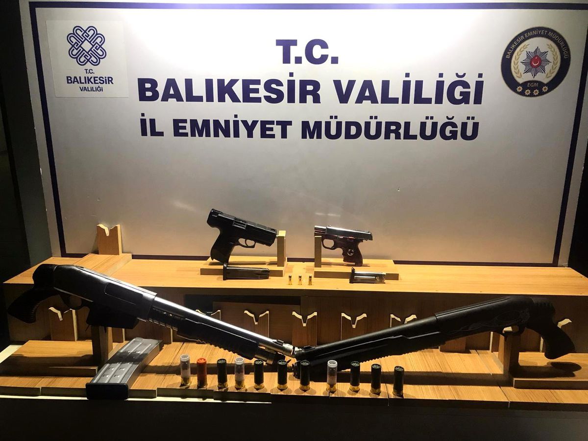 Balıkesir polisinden 18 şahsa huzur operasyonu