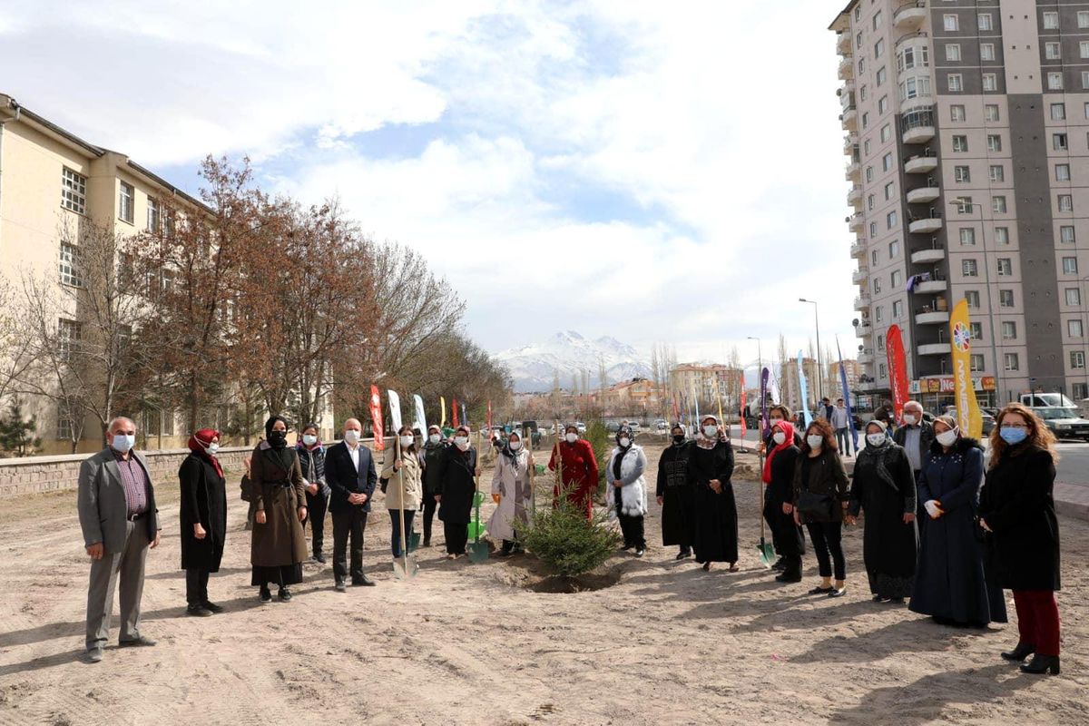 Başkan Çolakbayrakdar sözünü tuttu, Mithatpaşa\'ya yeni park