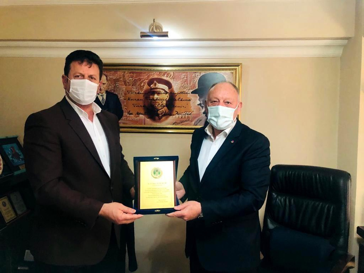 Başkan Soykan\'dan Akyazı Ticaret ve Sanayi Odası\'na teşekkür plaketi