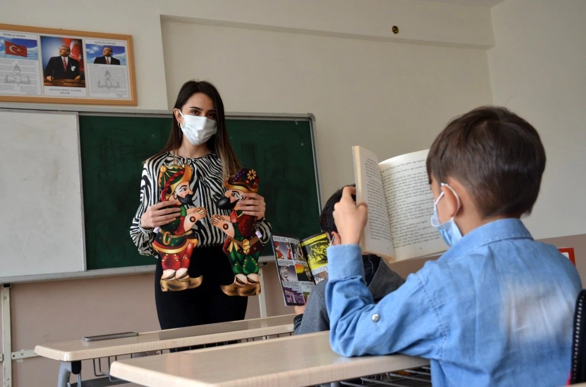 Bursa\'dan Şırnak\'taki ilkokul öğrencilerine kitap yardımı
