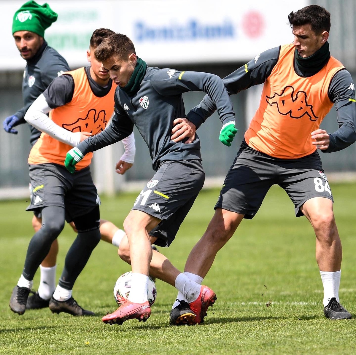 Bursaspor\'da Ümraniyespor maçı hazırlıkları devam ediyor