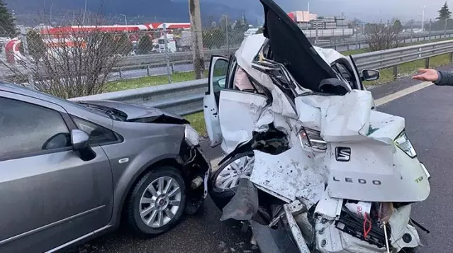 Düzce TEM Otoyolu'nda 14 araç birbirine girdi: 8 yaralı