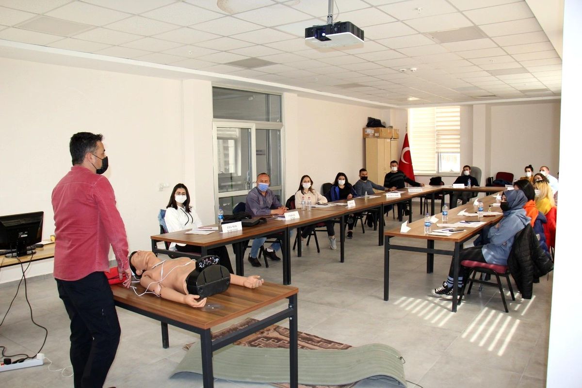 Kırıkkale\'de 513 kişiye temel ilk yardım eğitimi