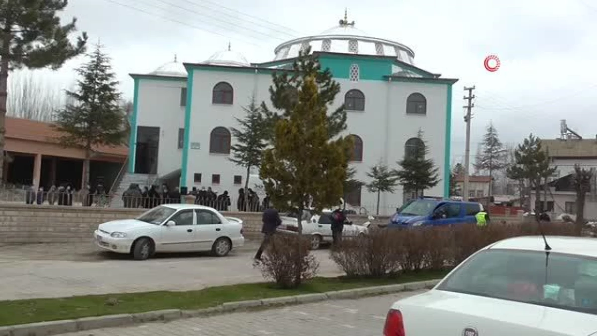 Konya\'da Yavuz Sultan Selim Camii ibadete açıldı