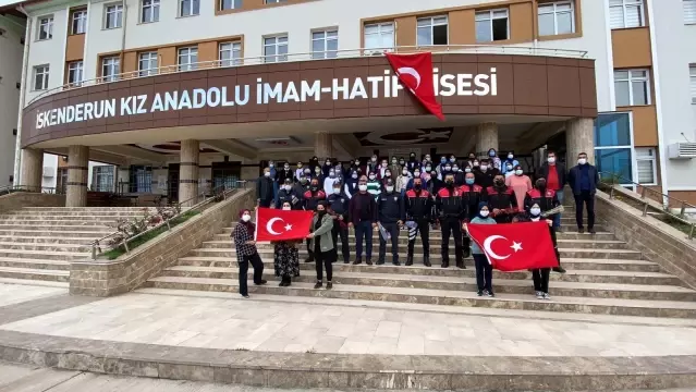 Lise öğrencilerinden polislere kavga ihbarıyla sürpriz Lise öğrencilerinden polislere kavga ihbarıyla sürpriz