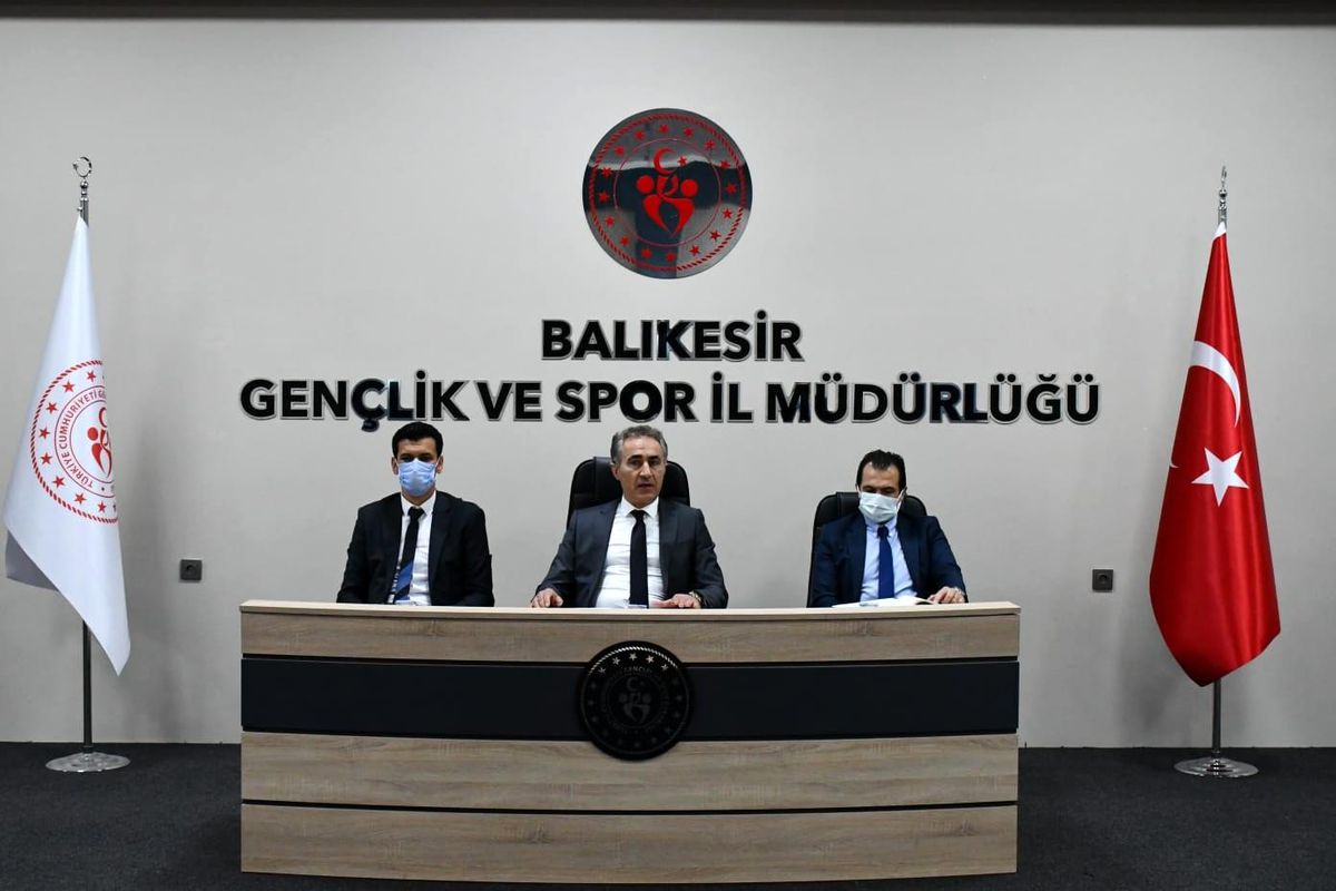 Müdür Arıcıoğlu ve Federasyonların il temsilcileri toplantı yaptı