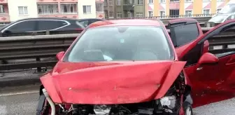 Samsun'da viyadükteki bariyere çarpan otomobile başka araç çarptı: 1 yaralı