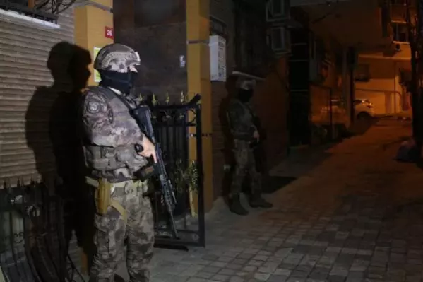 Son dakika haberleri: Sedat Peker'e yönelik operasyonda gözaltına alınanlar sağlık kontrolünden geçirildi