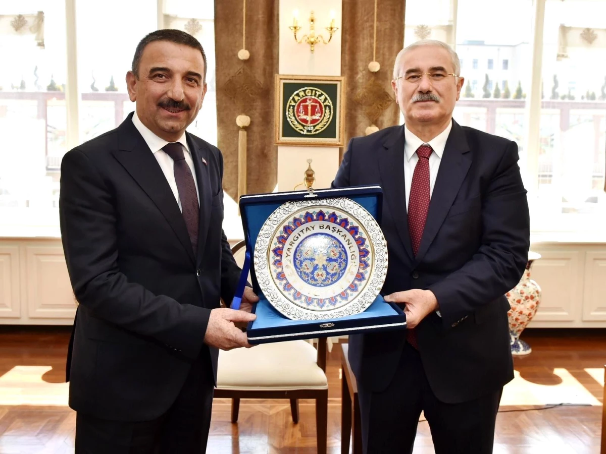 Siirt Valisi Hacıbektaşoğlu, Yargıtay Başkanı Akarca\'yı ziyaret etti