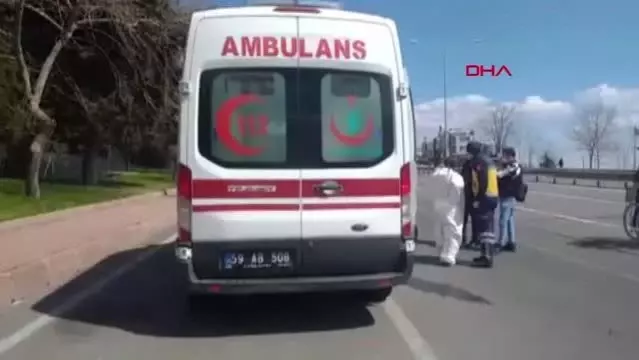 Son dakika haberi... Yaralı motosiklet sürücüsüne ilk müdahaleyi çarptığı ambulansın personeli yaptı