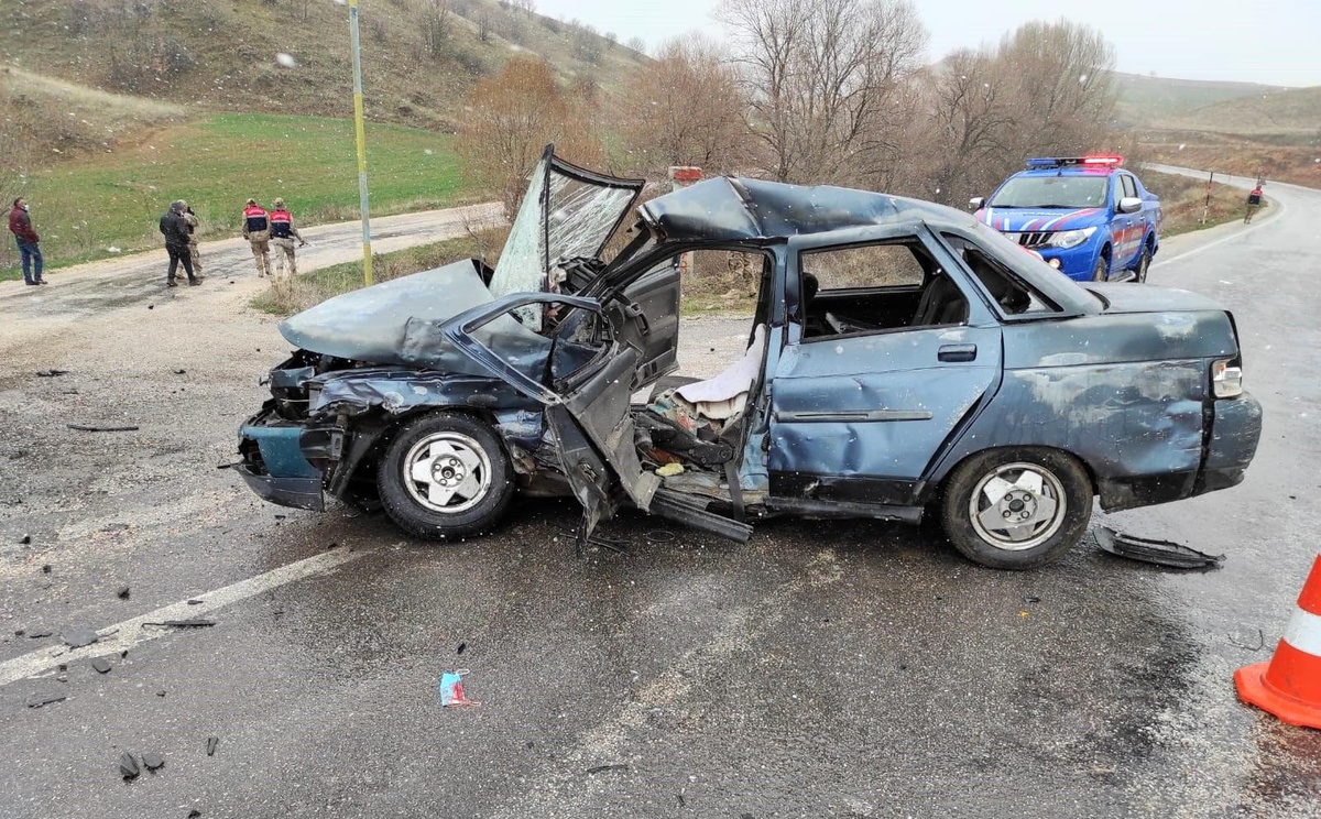 Tokat\'ta 3 aracın karıştığı kazada 1 kişi hayatını kaybetti