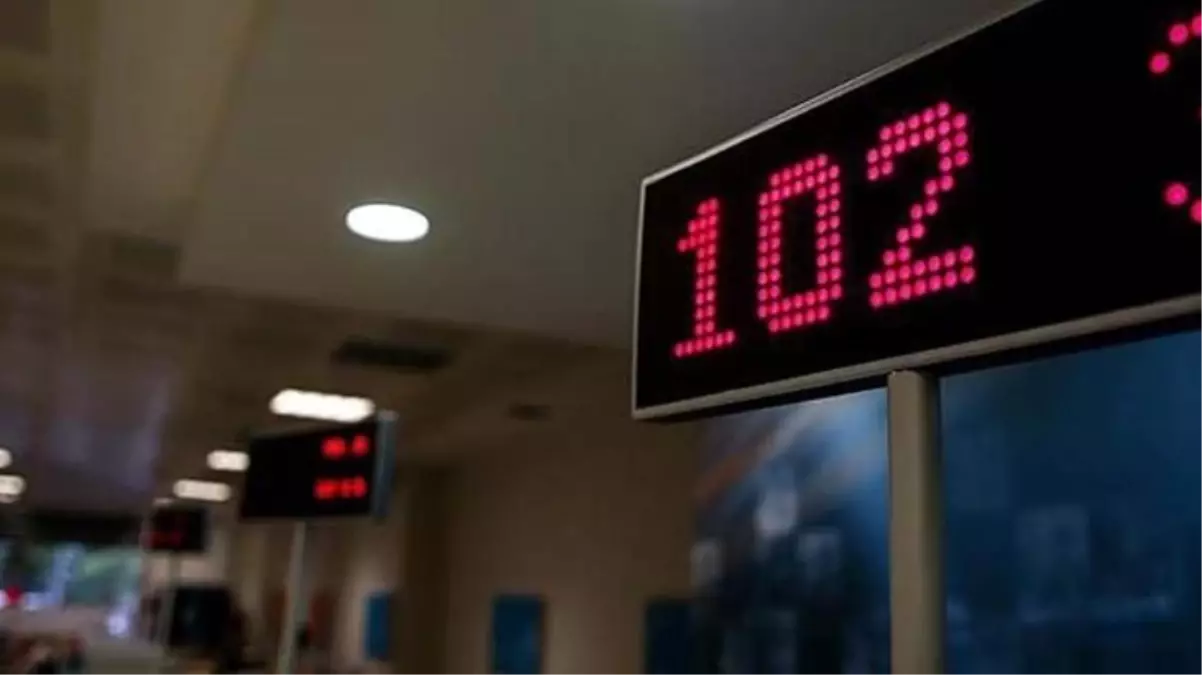 Koronavirüs vakalarındaki artış bankaların mesai saatlerini değiştirmesine yol açtı