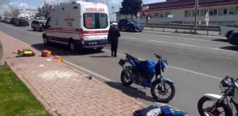 Son dakika haberi... Yaralı motosiklet sürücüsüne ilk müdahaleyi çarptığı ambulansın personeli yaptı
