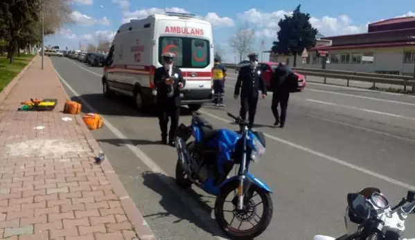 Son dakika haberi... Yaralı motosiklet sürücüsüne ilk müdahaleyi çarptığı ambulansın personeli yaptı