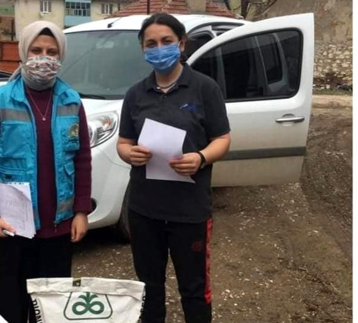 Altıntaş\'taki üreticilere "Yağlık ayçiçeği tohumu" dağıtıldı