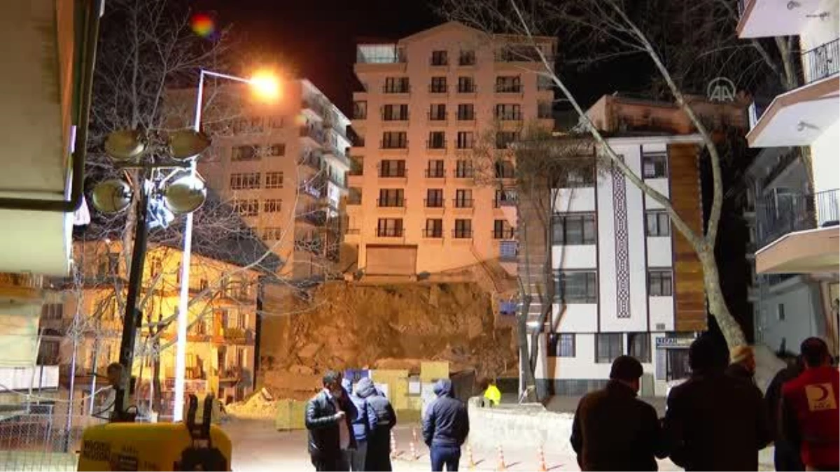 Bakan Soylu, Çankaya\'da kontrollü yıkımı süren binanın çevresinde incelemelerde bulundu