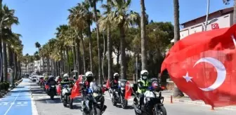 Son dakika haberi... Bisikletli polisler, 'kadına şiddete hayır' yazan tişörtleriyle korteje katıldı