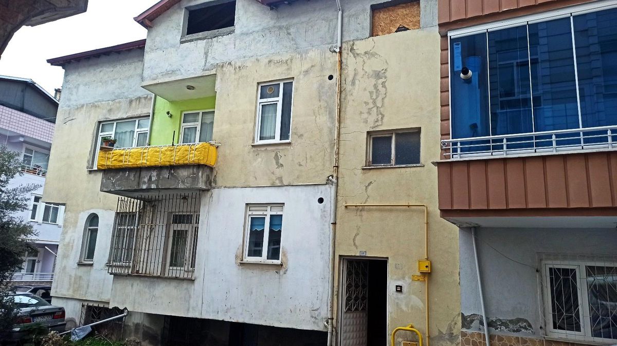Çatı katından şofben çalındı