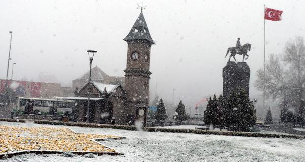 Kayseri\'de nisan karı