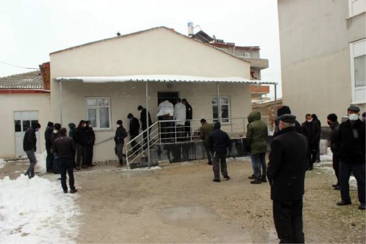 Son dakika: Konya\'nın 9 ilçesinde 33 kişi sobadan zehirlendi, 3 kişi hayatını kaybetti