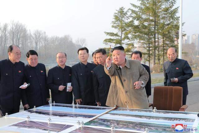 Kuzey Kore Lideri Kim Jong-un eğitim bakanını idam etti! İnfazın nedeni de olay kadar garip Kuzey Kore Lideri Kim Jong-un eğitim bakanını idam etti! İnfazın nedeni de olay kadar garip