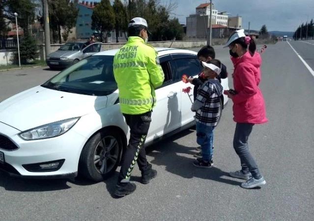 Özel öğrenciler polis oldu, telsizden anons geçti