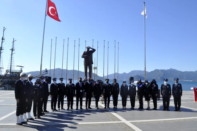 Son dakika haberleri... Türk Polis Teşkilatı'nın 176. kuruluş yıl dönümünde Marmaris'te Atatürk anıtına çelenk sunuldu