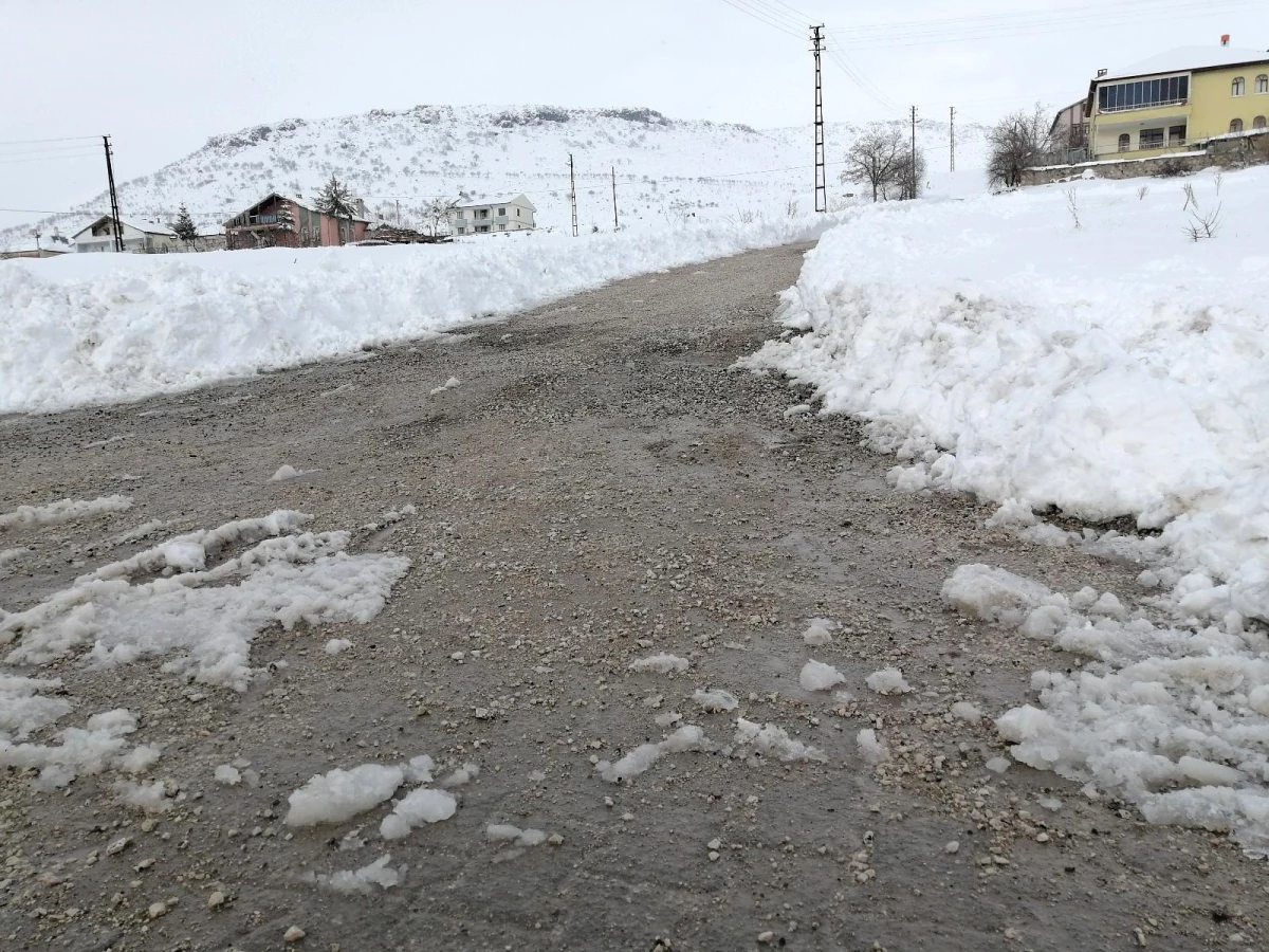 Aksaray\'da kapanan köy yolları trafiğe açıldı