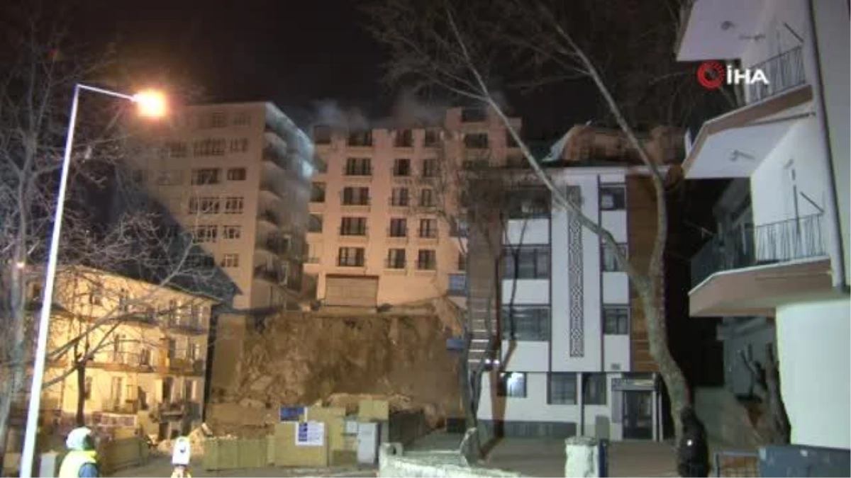 Ankara\'da Açelya apartmanının çatısı çöktü, yıkım çalışmaları sabaha kaldı