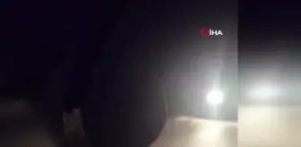 Antalya'da kar yağışından dolayı şarampole yuvarlanan aracı vatandaşlar kurtardı