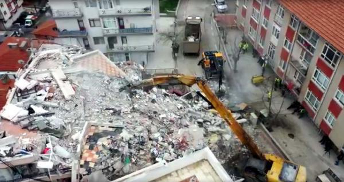 Son dakika: Bakan Kurum: Açelya Apartmanı ve etrafındaki apartmanlar şu an için risk altında (2)